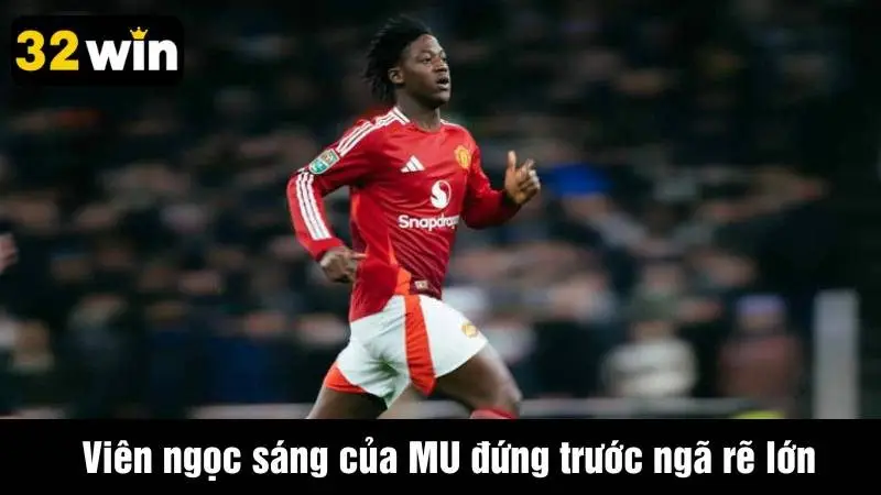 Viên ngọc sáng của MU đứng trước ngã rẽ lớn