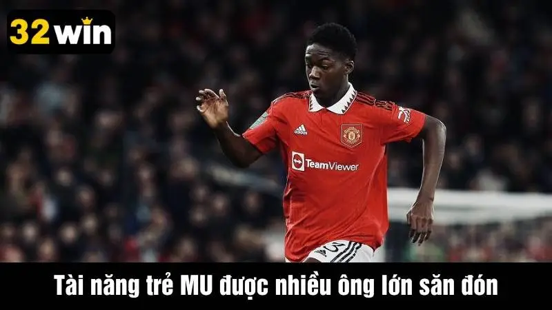 Tài năng trẻ MU được nhiều ông lớn săn đón